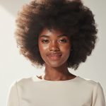 découvrez les secrets d'entretien indispensables pour votre coupe afro, ceux que personne ne vous révèle et qui transforment vraiment votre style.